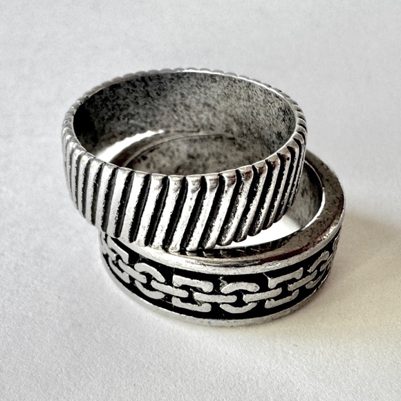 Set of 2 Rings, Size 6 1/2, Vintage Stacking Rings, Silver, Black - Picture 3 of 13